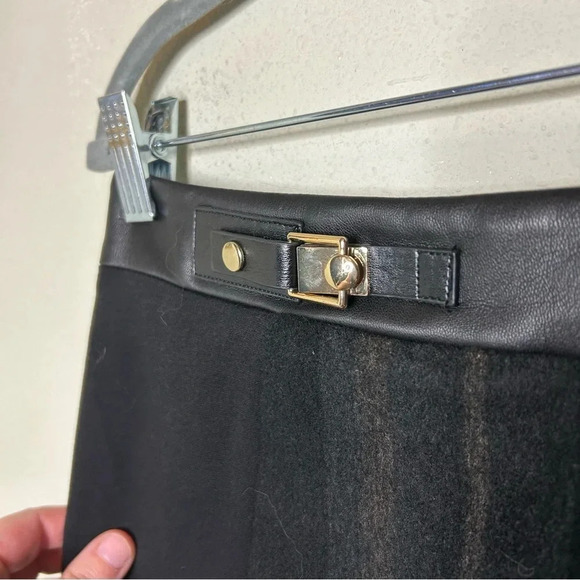 NWT Tahari Faux Leather Skirt Size 8 - Picture 4 of 8